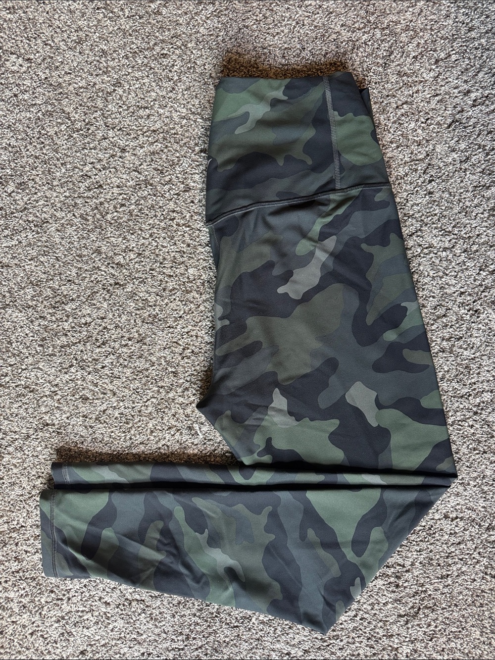 Old Navy Women’s Camo Leggings - Green & Black